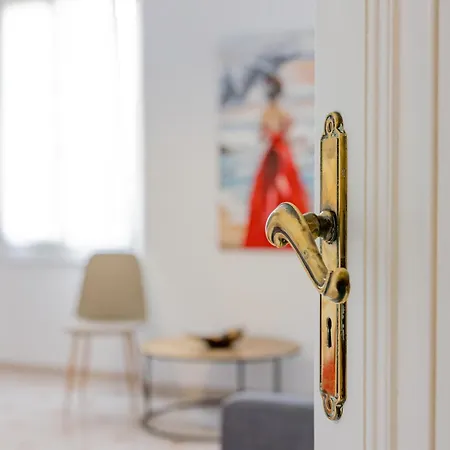 5 Terre Blue Light House *