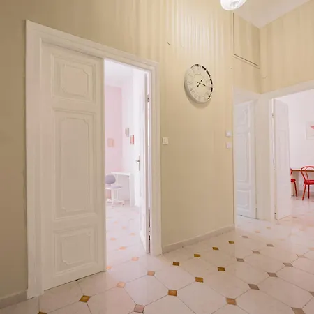 5 Terre Blue Light House