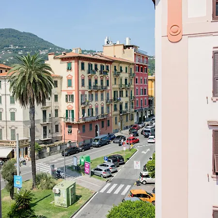 5 Terre Blue Light House