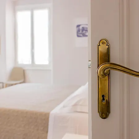 5 Terre Blue Light House Apartment *