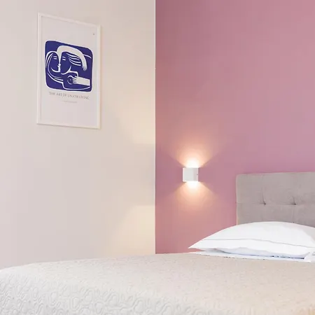 5 Terre Blue Light House