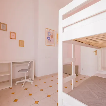 5 Terre Blue Light House Apartment