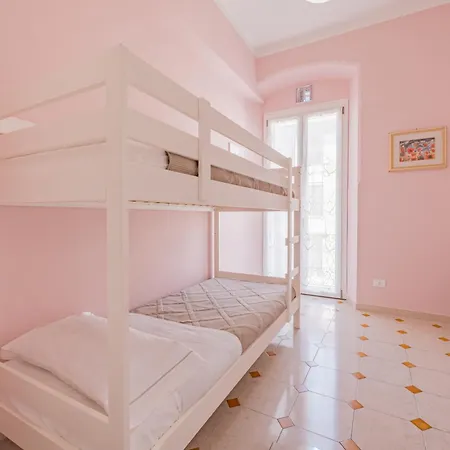 5 Terre Blue Light House Apartment *