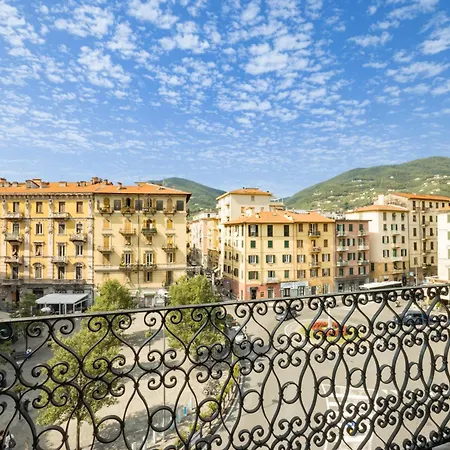 5 Terre Blue Light House La Spezia