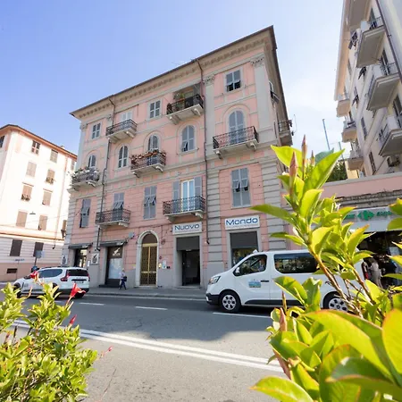 5 Terre Blue Light House * La Spezia